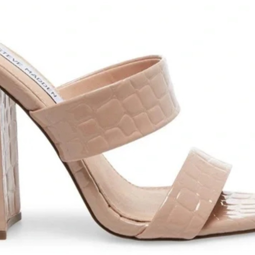 Steve Madden Tan Heels Elegant and Versatile